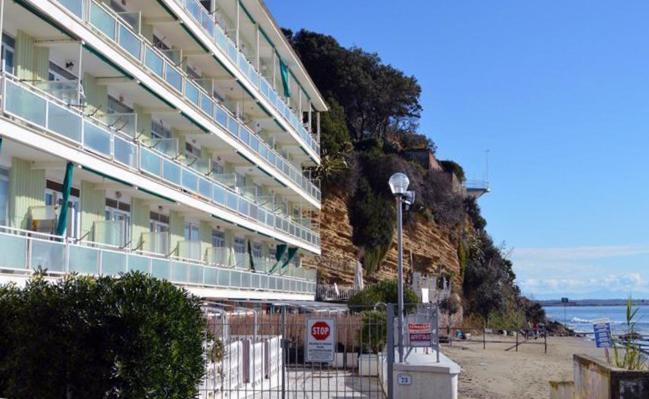 La Casa Sulla Spiaggia Lägenhet Nettuno Exteriör bild