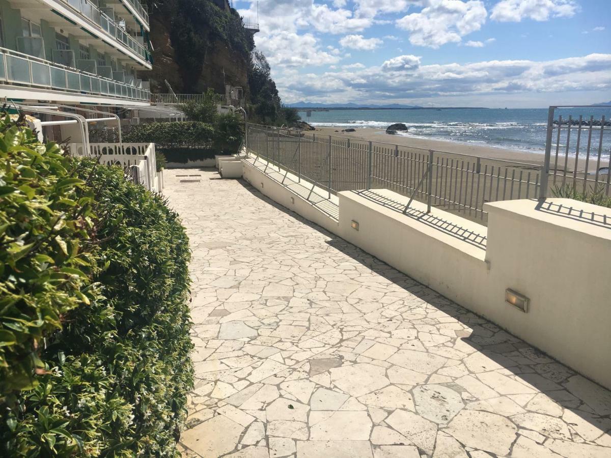 La Casa Sulla Spiaggia Lägenhet Nettuno Exteriör bild
